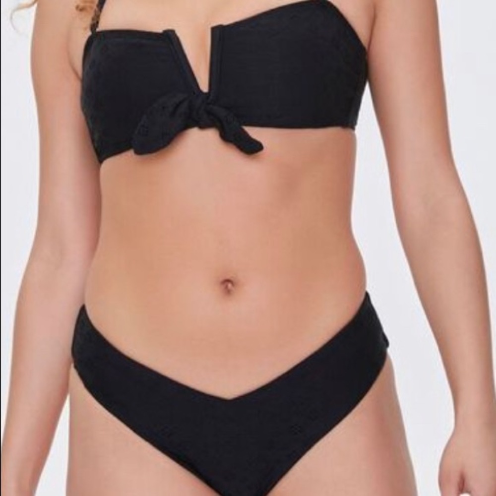 V Cut swim set